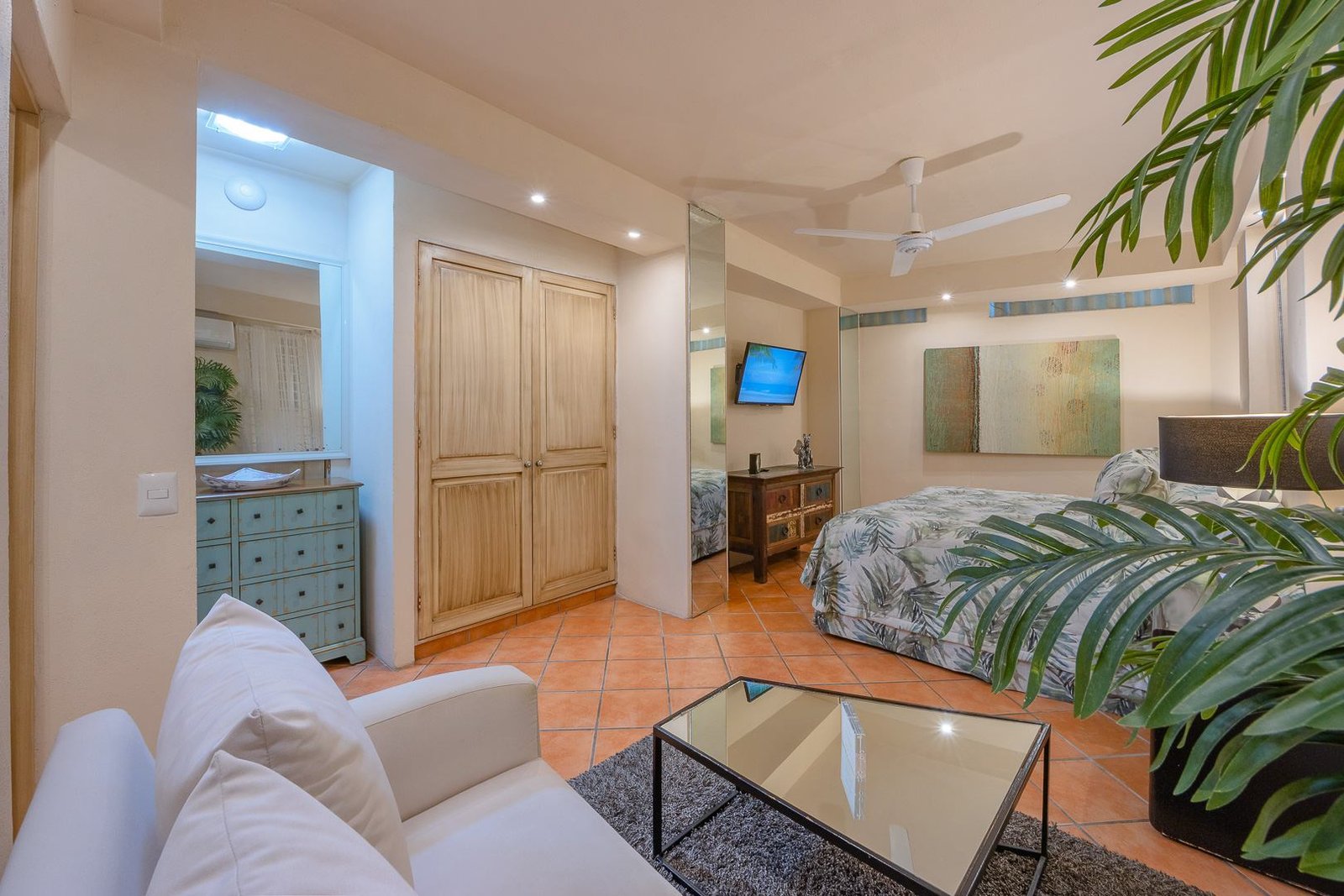 Tropical Suite — 2